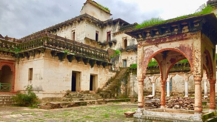 Holi mein bhaang-thandai suni hogi, par MP ke Rewa mein Kadhi-Chawal ka kya connection hai-DailyScoop