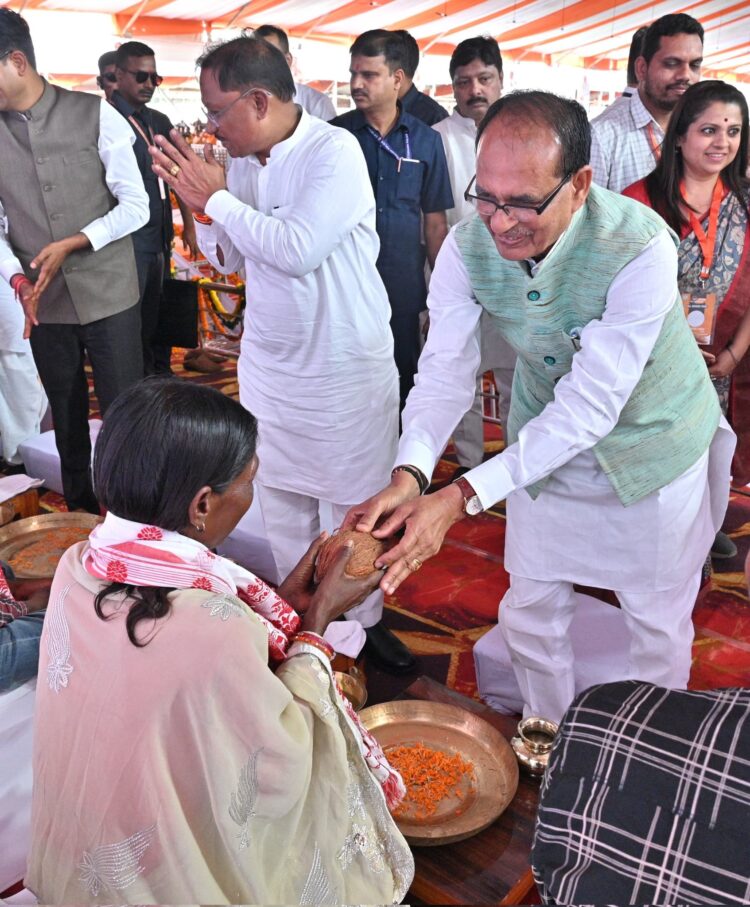 हर गरीब को मिलेगा घर, भूपेश सरकार ने किया था पाप: शिवराज