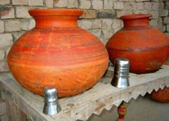 फ्रिज को छोड़ मटका अपनाया? तो रोज़ की ये 5 आदतें ज़रूरी हैं