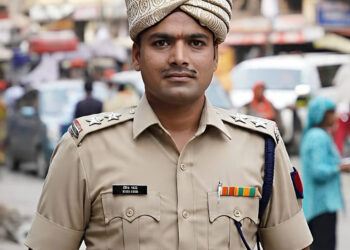 वर्दी वाला बना शातिर ठग, शादी की हल्दी में मंडप से उठाया गया