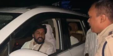 आरंग विधायक की जान बाल-बाल बची, गाड़ी पर हुआ जानलेवा हमला