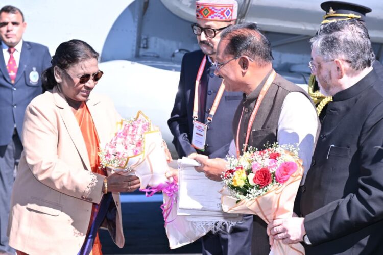 राष्ट्रपति द्रौपदी मुर्मू का जशपुर में स्वागत, गुमला में होने जा रहे कार्यक्रम को सीएम ने बताया पुनीत प्रयास 