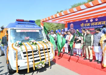 18 जिलों के 2100 गांवों में ही अब सीधे मिलेगी फ्री मेडिकल सेवा, आदिवासी क्षेत्रों को CM का बड़ा तोहफा 