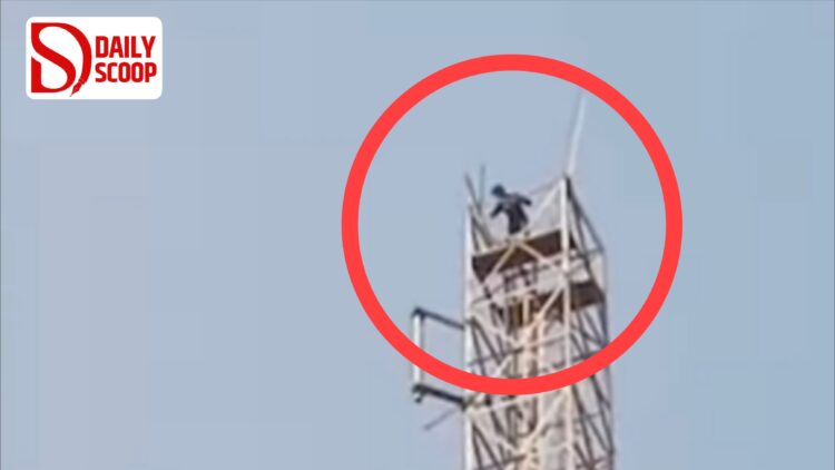 गजब नौटंकी, कोरबा में टॉवर पर चढ़ा युवक फिर जोर से चिल्लाया- “पत्नी को बुलाओ, नहीं तो कूद जाऊंगा”, घंटे भर पुलिस रही त्रस्त
