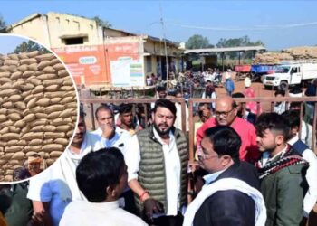 बेमेतरा में धान खरीदी की लिमिट नहीं बढ़ाने पर कांग्रेस ने किया बवाल, 129 समितियों में लगाया ताला