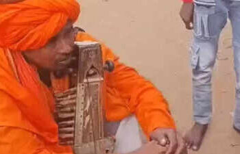 भगवा कपड़ों में दरगाह से बाहर निकलते दिखा एक युवक, जय श्रीराम के लगाने लगा नारा, लोगों ने पकड़ा तो निकला मुस्लिम युवक