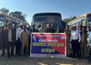 बलरामपुर में ‘सड़क सुरक्षा’ का एक्शन: स्कूल बसों की फिटनेस जांच, लापरवाही बरतने वालों पर कटा चालान