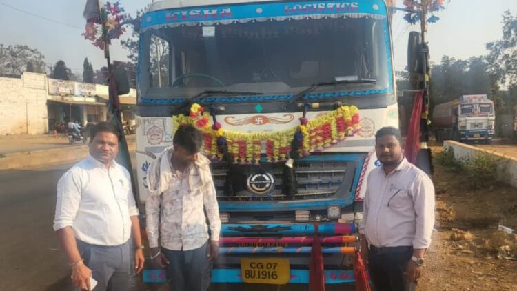 बलौदाबाजार में अवैध धान पर बड़ी चोट: 313 क्विंटल अनाज जब्त, प्रशासन ने ट्रक और ट्रैक्टर पर कसा शिकंजा 