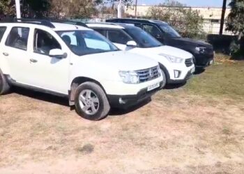 फेयरवेल पार्टी के नाम पर ‘हुड़दंग’ पड़ा भारी: सूरजपुर में सनरूफ से निकलकर स्टंट कर रहे छात्रों पर एक्शन, 5 गाड़ियां जब्त