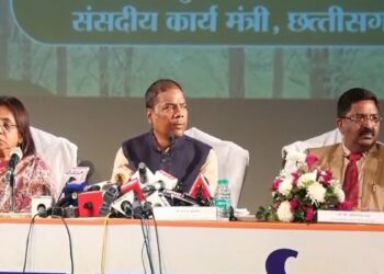 साय सरकार के 2 साल: मंत्री केदार कश्यप ने पेश किया रिपोर्ट कार्ड; बाघों की संख्या हुई दोगुनी, 425 गांवों तक पहुंची बस सेवा