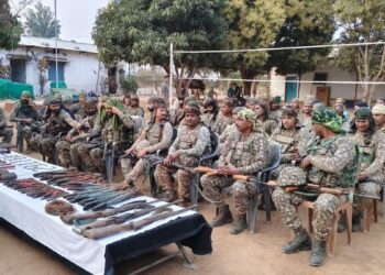 अबूझमाड़ में नक्सलियों के हथियारों का जखीरा बरामद: ITBP और पुलिस की बड़ी कार्रवाई, रॉकेट लॉन्चर और थ्री-नॉट-थ्री बंदूकें जब्त