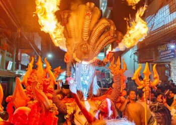 धमतरी में निकली बाबा भोलेनाथ की शाही बारात: अघोरियों के नृत्य और डमरूओं के नाद से गूंजी धर्मनगरी, हजारों भक्त हुए शामिल