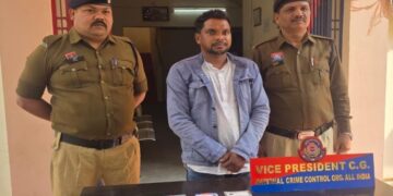 धमतरी में ‘फर्जी CID अफसर’ गिरफ्तार: स्कॉर्पियो पर लिखवाया था Vice President, टोल बचाने और रौब झाड़ने के लिए बनाया था फेक ID