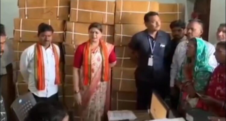 गैस एजेंसी पर विधायक भावना बोहरा का छापा, वसूली और लापरवाही देख भड़कीं, 3 कर्मचारी सस्पेंड