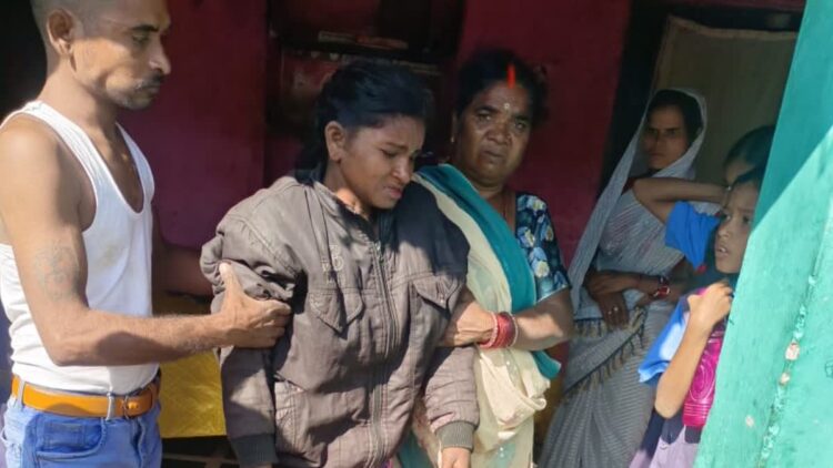 कवर्धा: खेत में काम कर रही महिलाओं पर मधुमक्खियों का हमला, 4 घायल; भागूटोला में मची अफरा-तफरी