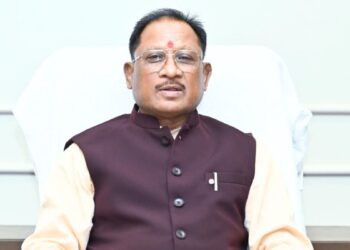 बस्तर में बंदूक नहीं, हल चलेगा: सीएम साय का बड़ा बयान- “नक्सलवाद का खात्मा उद्योगपतियों के लिए नहीं, खेती और रोजगार के लिए”