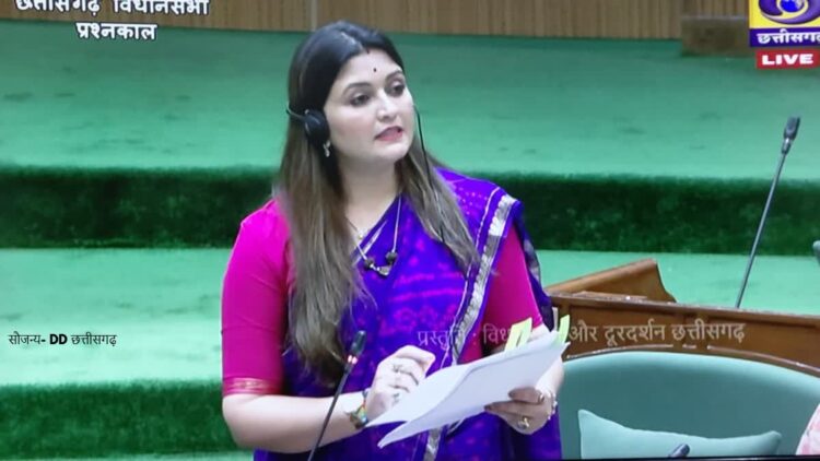 पंडरिया की ‘बदहाल’ सड़कों और डॉक्टरों की कमी पर विधानसभा में तकरार: भावना बोहरा के तीखे सवाल, डिप्टी सीएम ने दिया आश्वासन