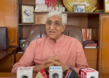 हसदेव की कटाई पर सियासी ‘जंग’: टीएस सिंहदेव का बड़ा दावा- “कांग्रेस राज में नहीं कटा एक भी पेड़, साय सरकार की शपथ से पहले ही चल गई कुल्हाड़ी”