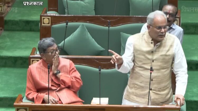 परिवहन विभाग पर विधानसभा में तकरार: भूपेश बोले- “मंत्री का विभाग पर कंट्रोल नहीं”; जवाब से असंतुष्ट विपक्ष का सदन से वॉकआउट