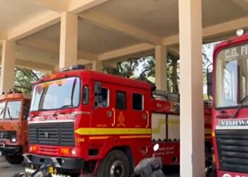 सरगुजा में ‘भगवान भरोसे’ फायर सेफ्टी: निजी हाथों में NOC का खेल, भीषण गर्मी के बीच जांच ठप; पिछले साल 360 संस्थानों में मिली थीं कमियां