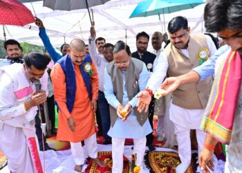 देश के पहले ‘साथी बाजार’ की सौगात: दुर्ग में कृषि मंत्री ने किया भूमिपूजन; बिचौलियों से मिलेगी मुक्ति, किसानों को मिलेगा सीधा मुनाफा